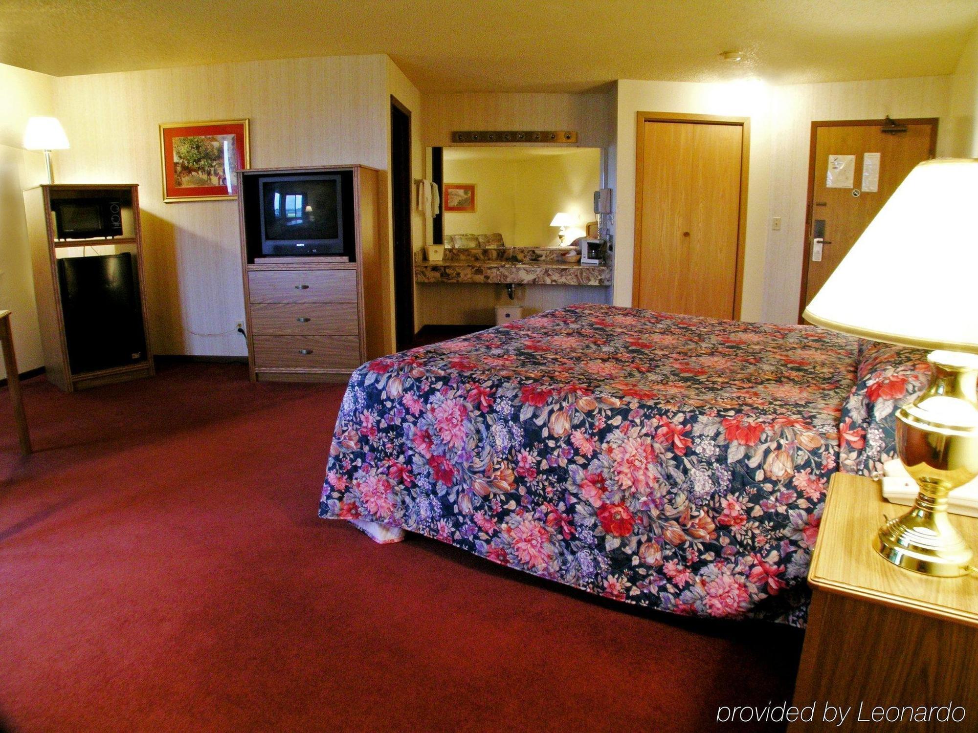 Econo Lodge Inn & Suites Stevens Point Exterior foto